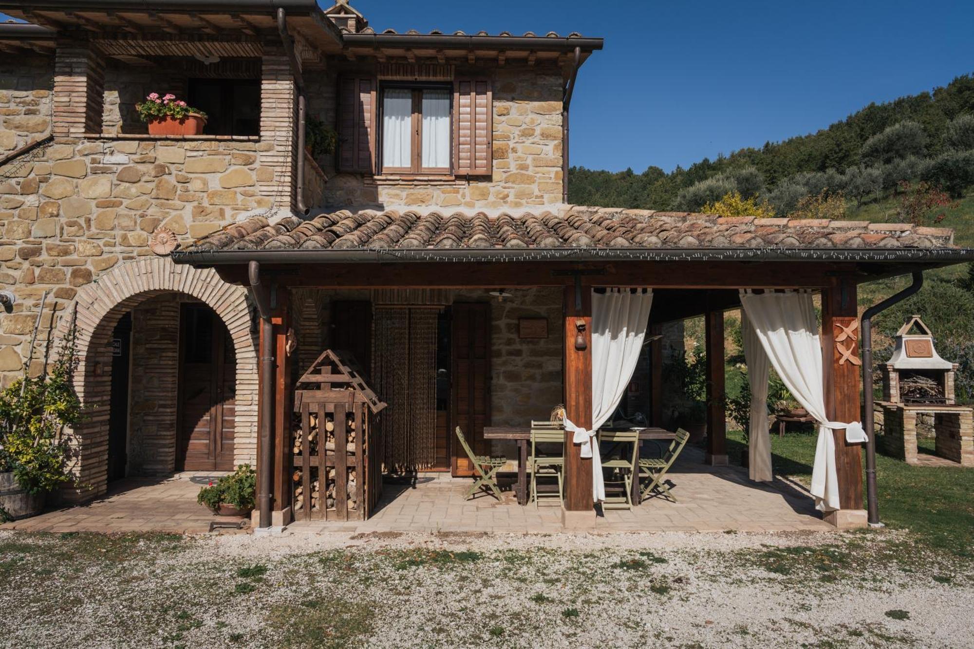 Agriturismo Casa Del Nonno Valfabbrica Exterior photo